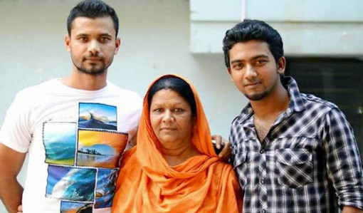 মাকে উপহার দেয়া স্বপ্নের বাড়িতে ঈদ করবেন মাশরাফী