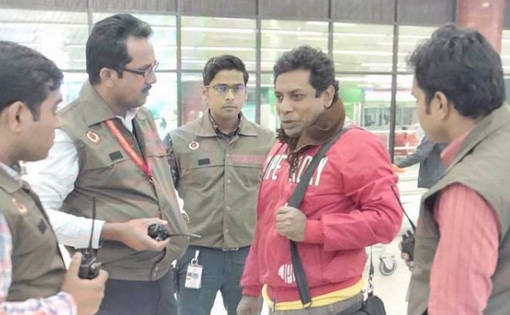 বিমান বন্দরে সোনার বারসহ ধরা পড়লেন মোশাররফ করিম!